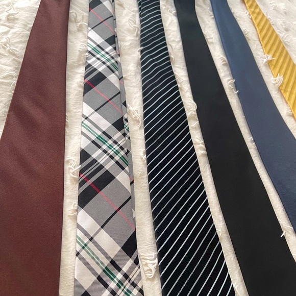 EUC Bundle of Ties. Calvin Klein, BCBG, Nicola Ferri and more. - Picture 1 of 4